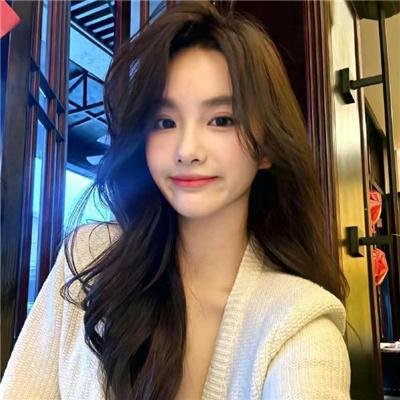 看她轻轻的飞起